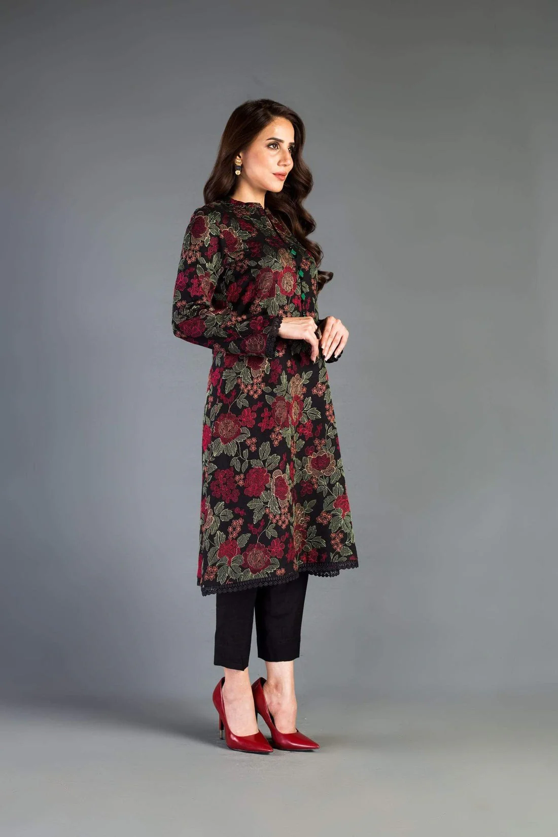 Bareeze Embroided Lawn dress with embroidered chiffon dupatta 3PC WC017 - Image 4