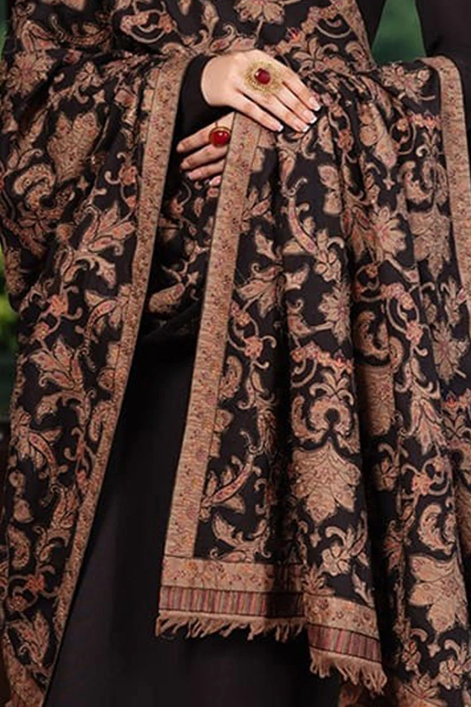 Bareeze Winter Dhanak Dress Embroidered Dhanak Shawll WC880 - Image 2