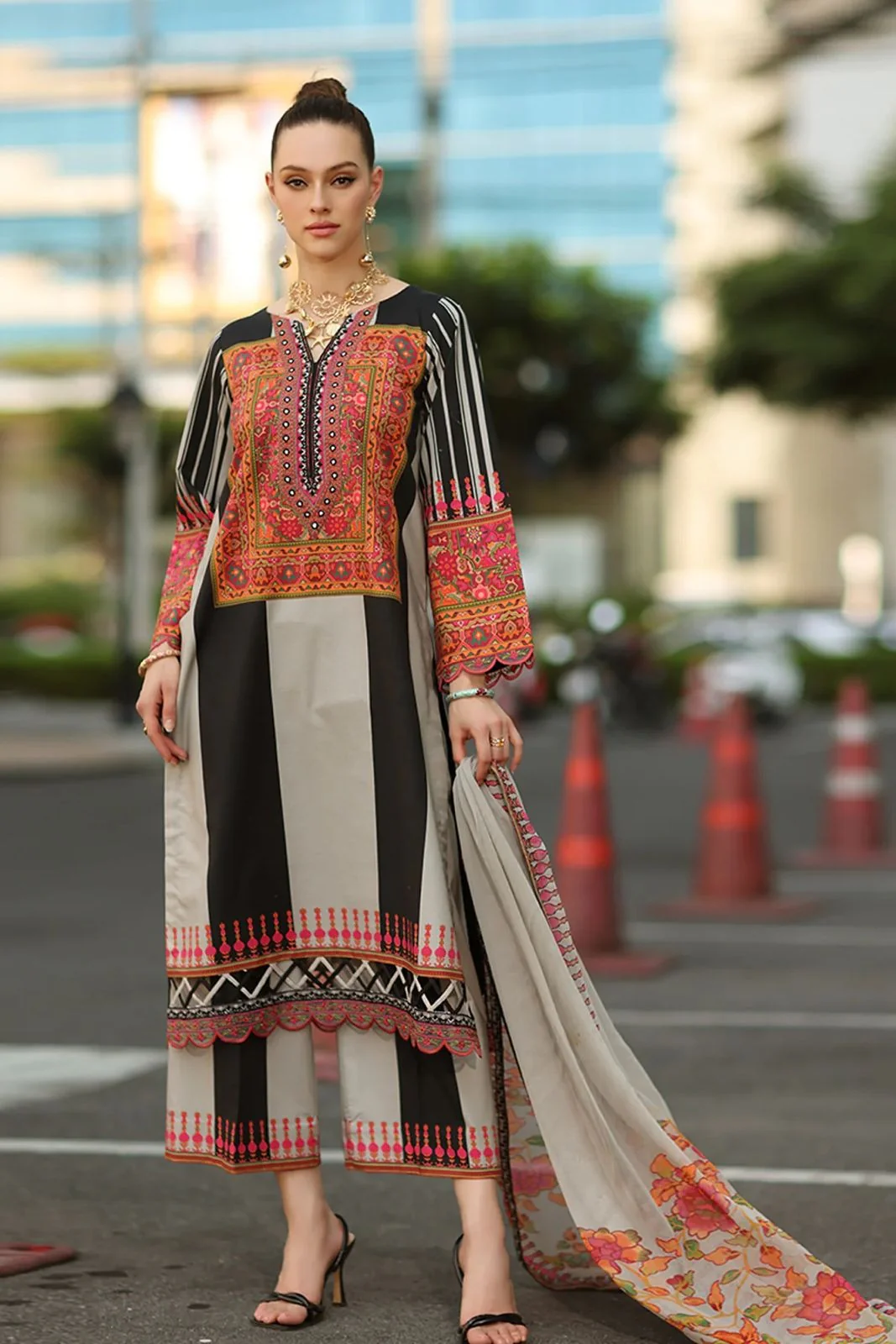 Charizma Lawn Printed 3 Piece Dress with Munar Dupata WC1283 - Image 2