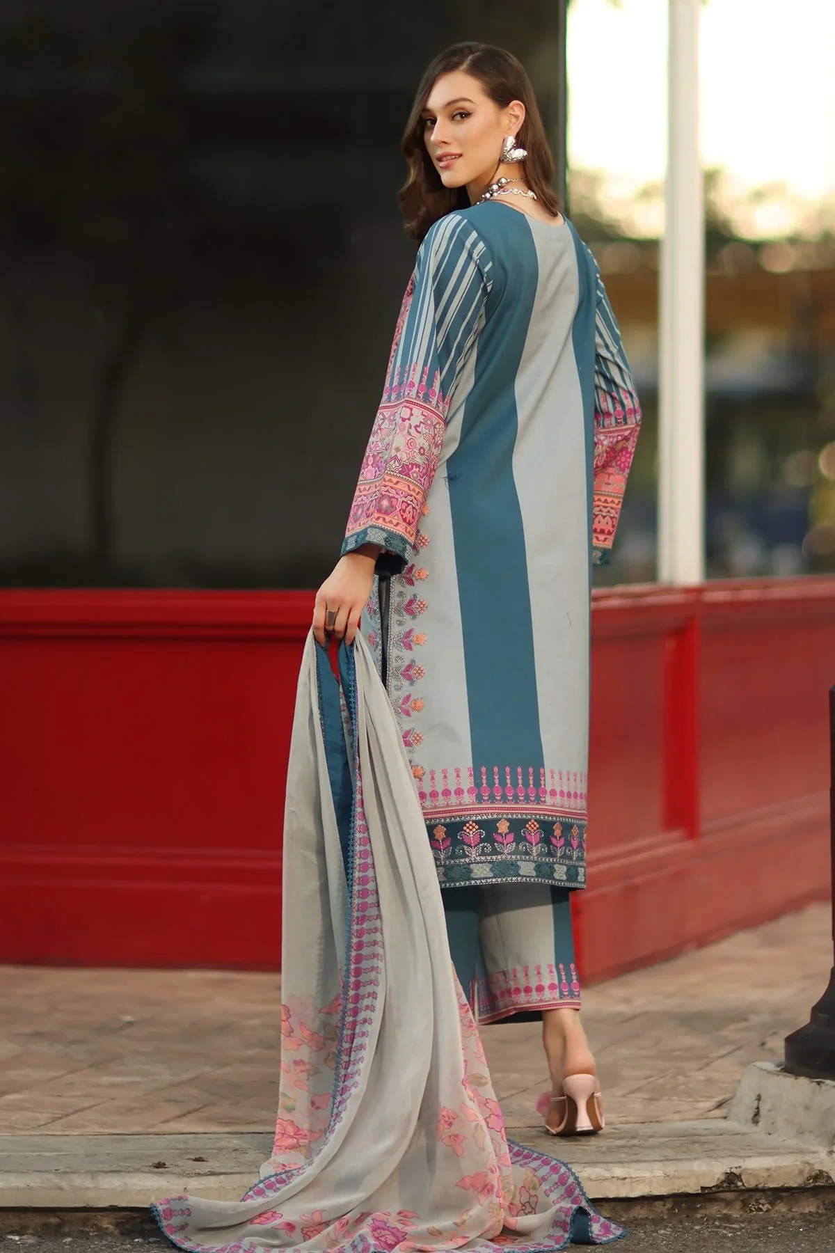 Charizma Printed Lawn 3 Piece Suit with Munar Dupatta WC1314 - Image 3