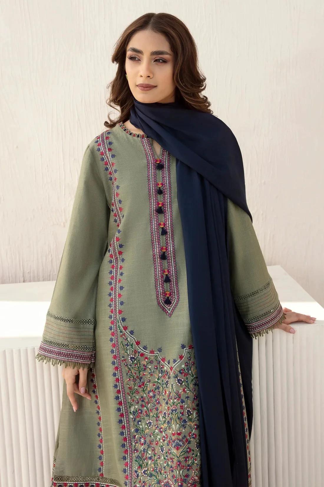 Jazmin Unstitched Winter Embroidered Khaddar Dress With Plain Dhanak Shawll 3 Piece WC550 - Image 3