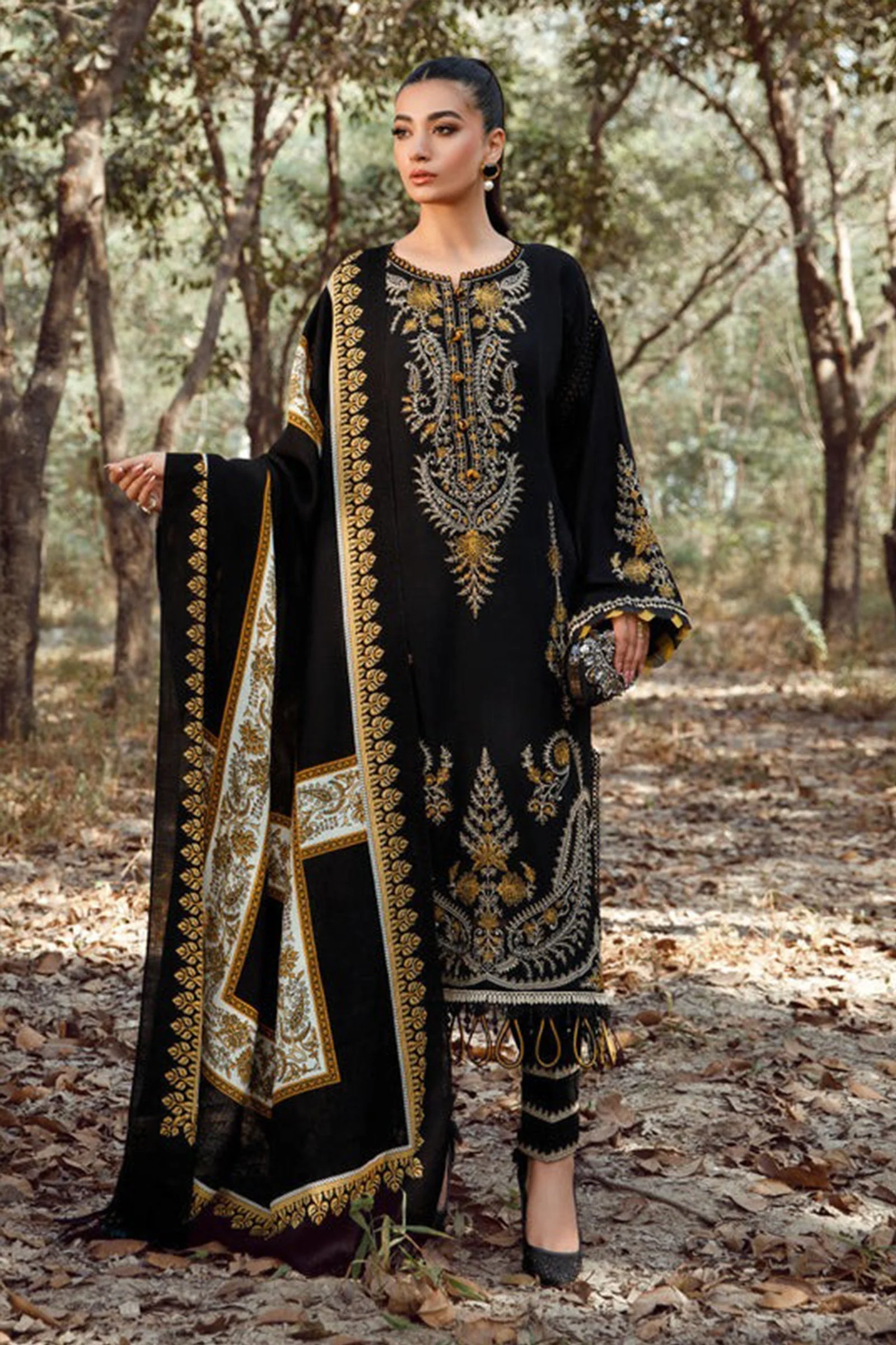 Maria B Winter 3 Piece Dhanak Embroidered dress with Printed Shawll WC827 - Image 2