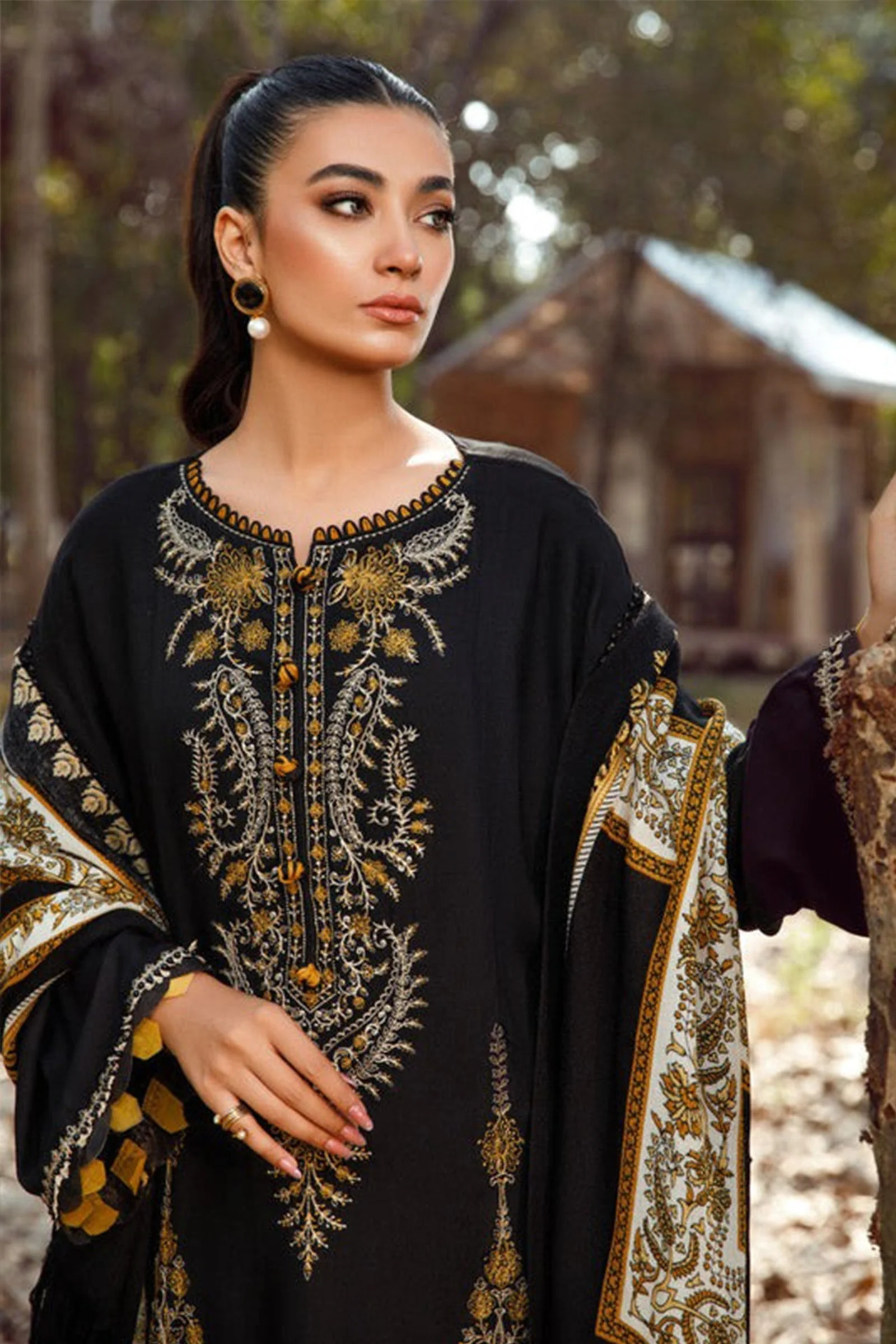 Maria B Winter 3 Piece Dhanak Embroidered dress with Printed Shawll WC827 - Image 3