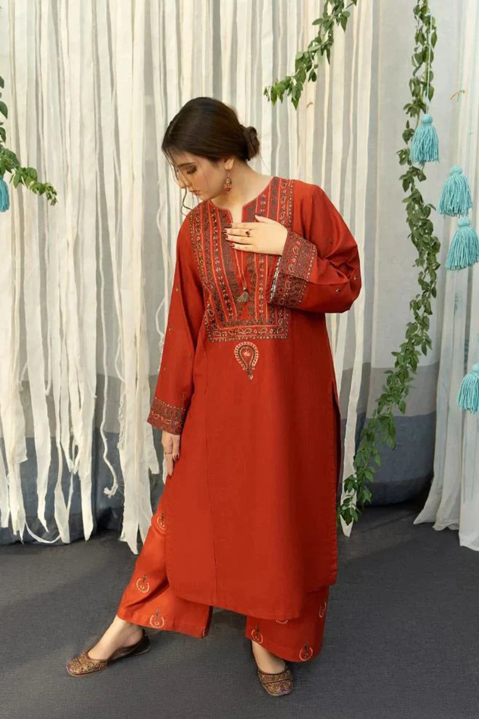 Sana Safinaz Winter 3 Piece Dhannak Embroidered dress with Printed Shawll WC914 - Image 3