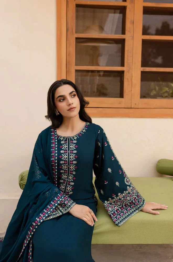 Sapphire Lawn Embroidered Dress with Chiffon Duppata 3 Piece WC111 - Image 5