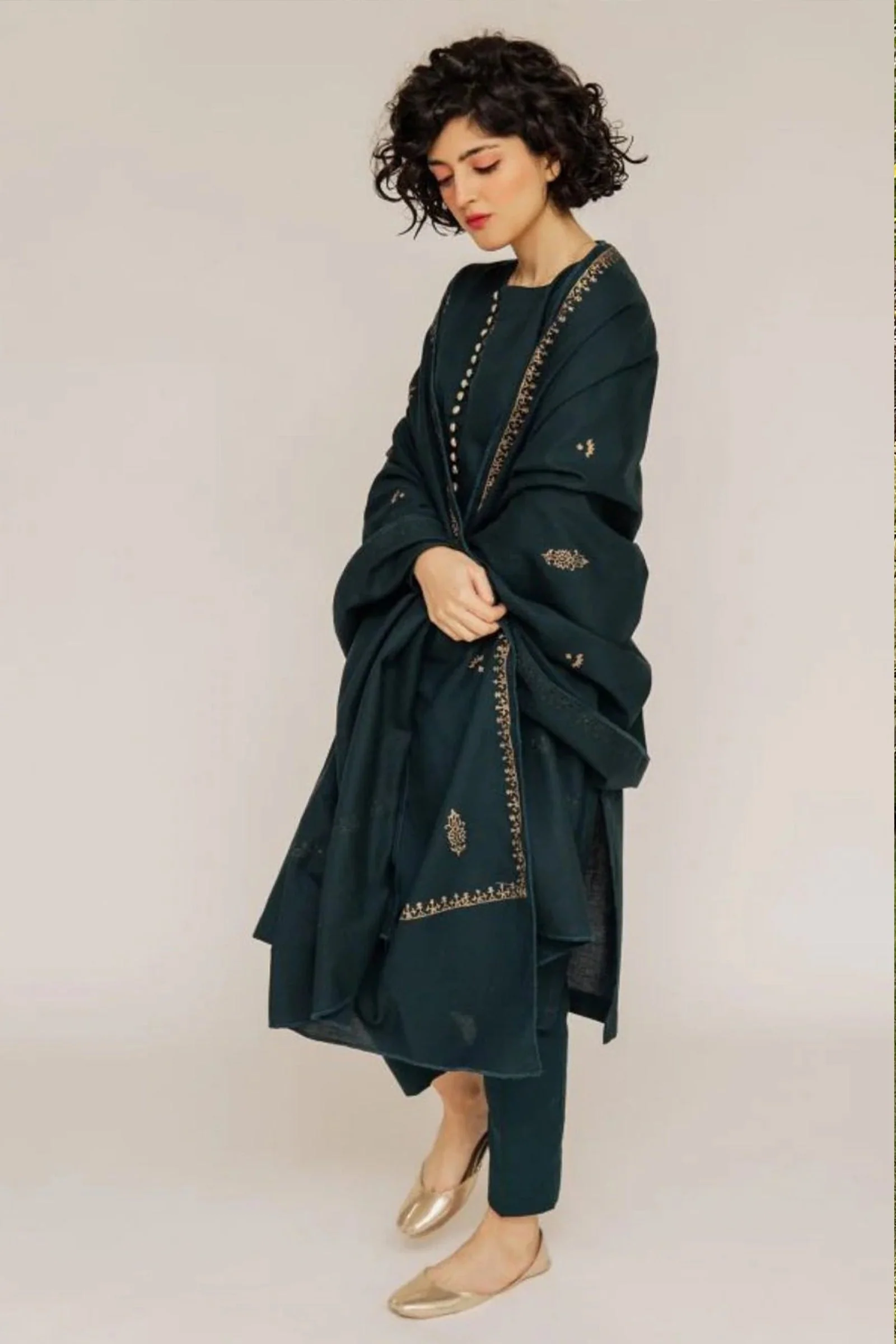 Sapphire Winter 3 Piece Dhannak Embroidered Suit with Dhanak Embroidered Shawll WC566 - Image 3