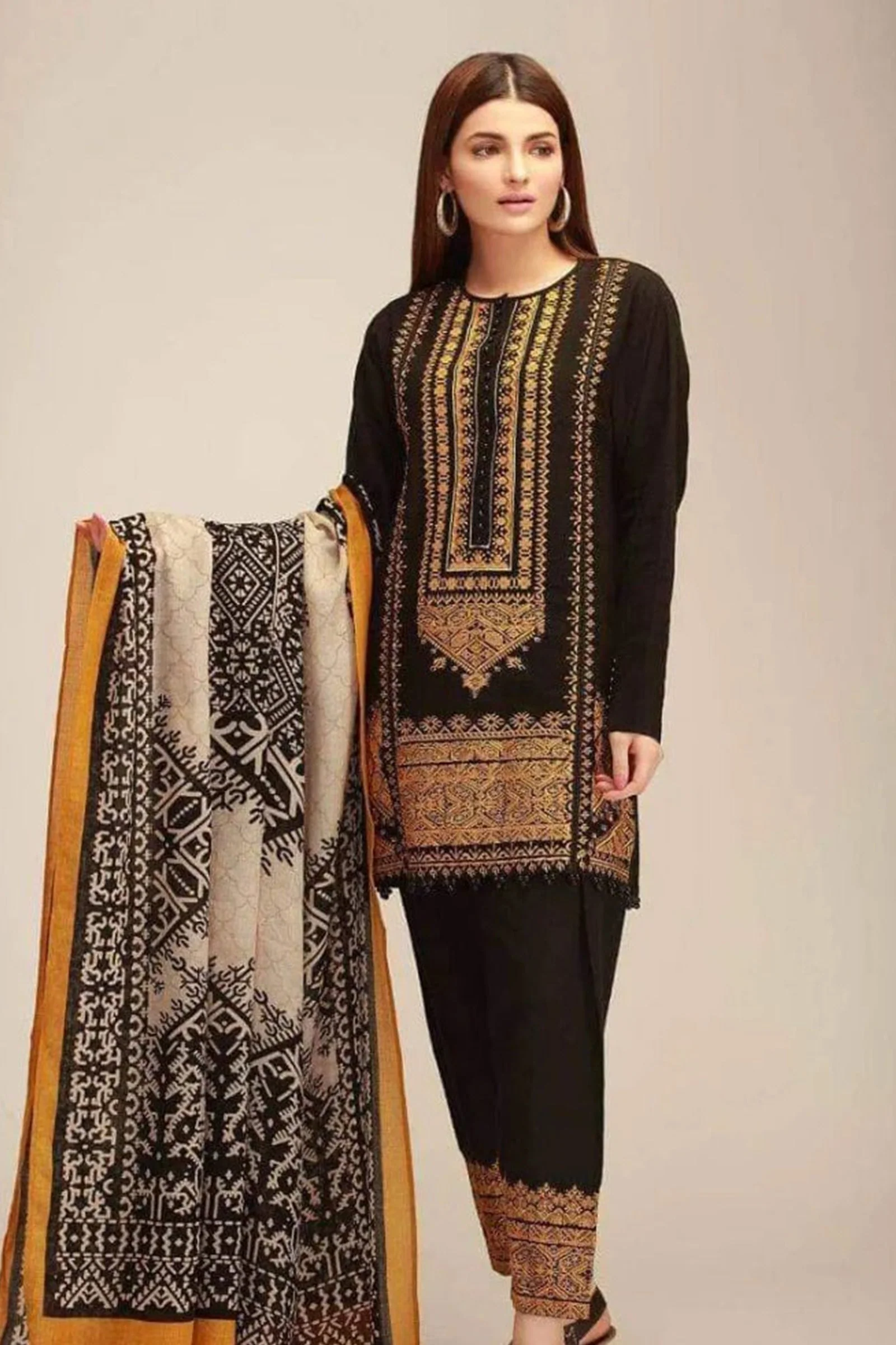 Sidra Mumtaz Winter 3 Piece Dhanak Embroidered Dress with Printed Wool Shawll WC424 - Image 2