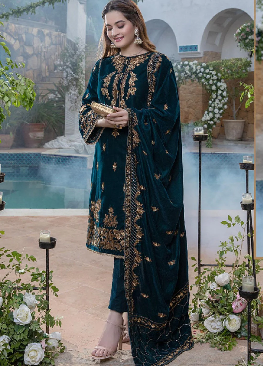 Velvet Embroidered 3 Piece With Velvet Shawll WC402 - Image 3