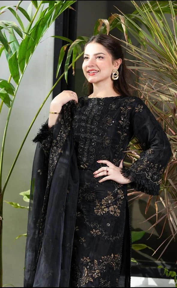 Embroidered Lawn Suit With Chiffon Embroidered Dupatta 3PC WC005 - Image 3