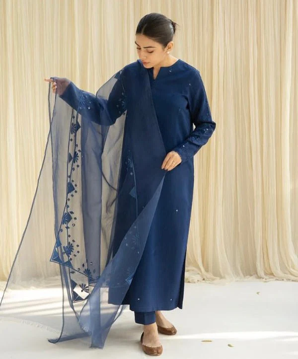 Unstitched Summer Embroidered Lawn Dress With Organza Embroidered Dupatta 3PC WC719 - Image 4