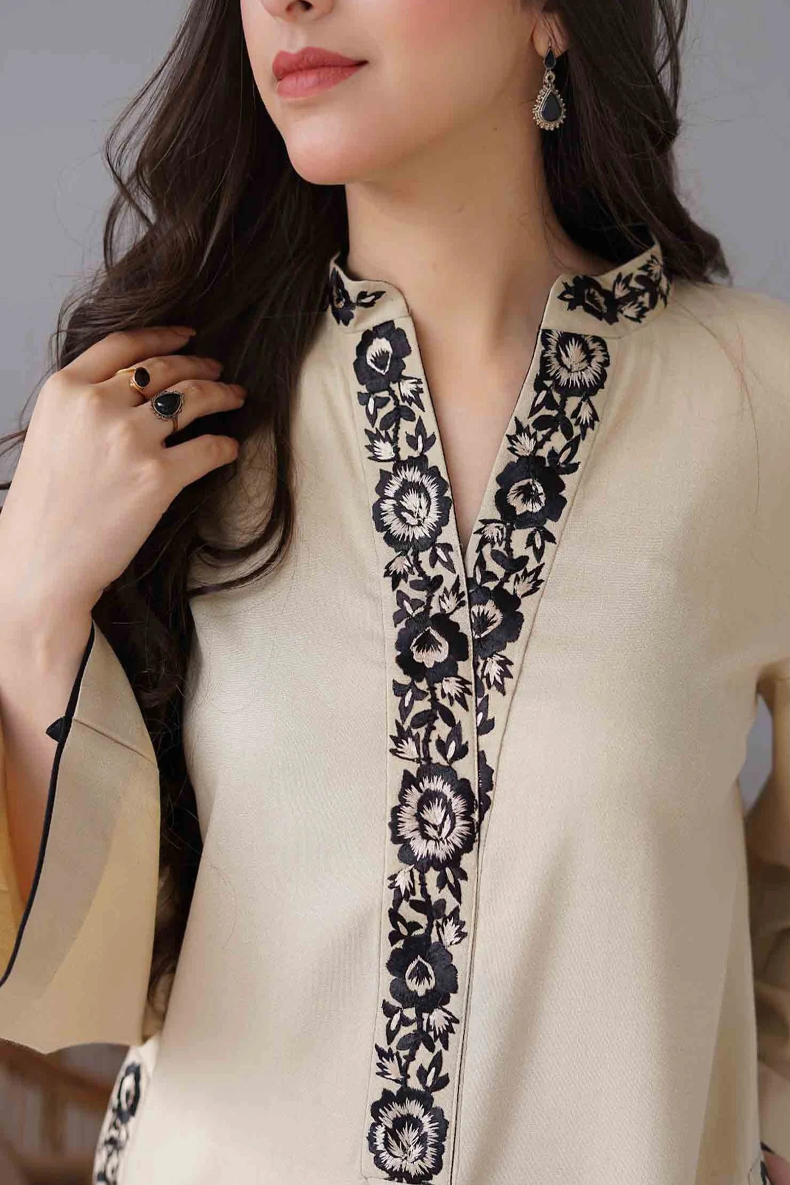 Winter 3 Piece Dhanak suit with Plain Dhanak Shawll WC407 - Image 3