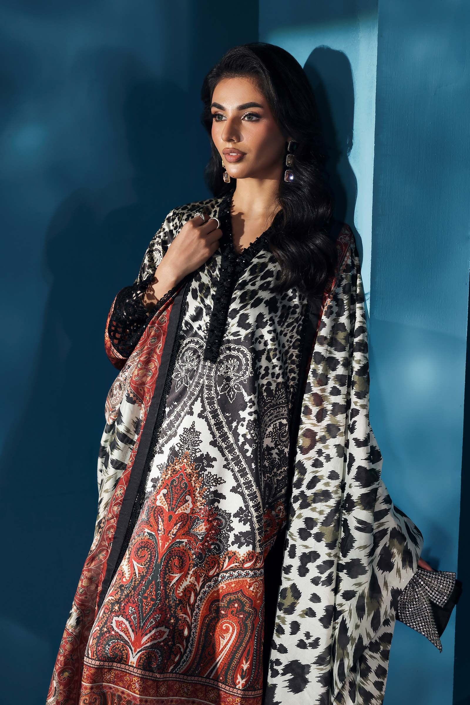 Winter 3 Piece Karandi Digital Print Dress and Karandi Dupata WC1226 - Image 3