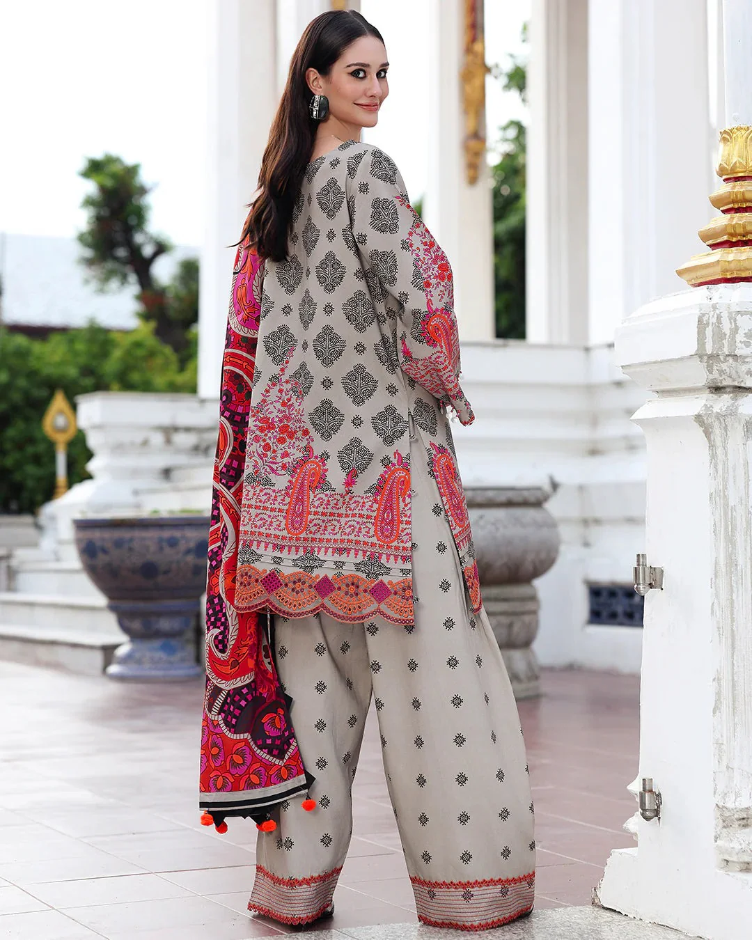 Winter 3 Piece Karandi Digital Print Dress and Karandi Dupata WC1230 - Image 3