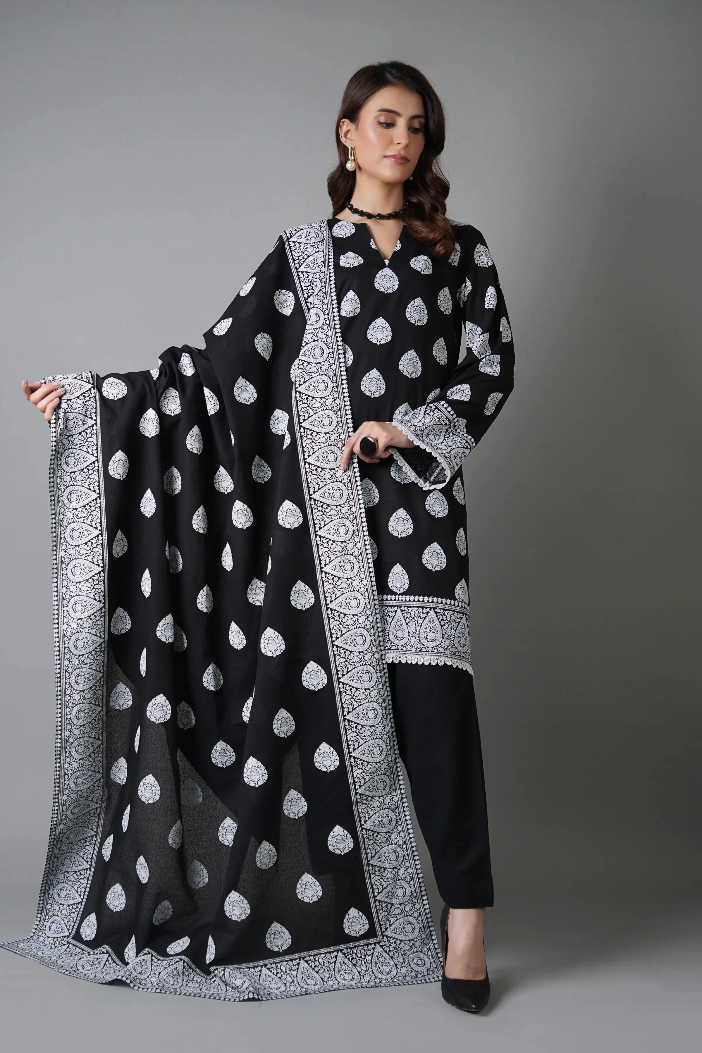 Winter 3 Piece Karandi Digital Print Dressa and Karandi Dupata WC1227 - Image 2
