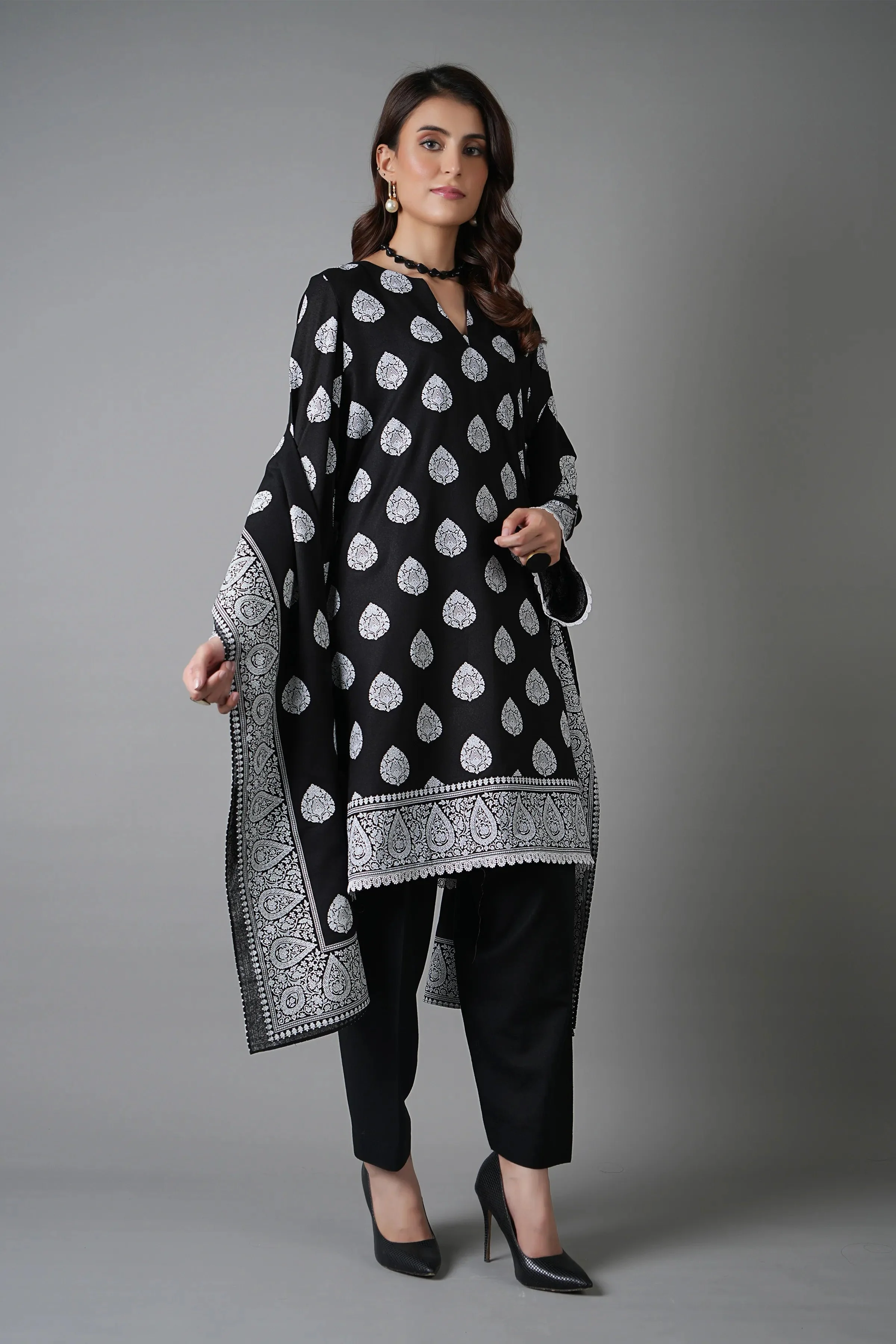 Winter 3 Piece Karandi Digital Print Dressa and Karandi Dupata WC1227 - Image 3