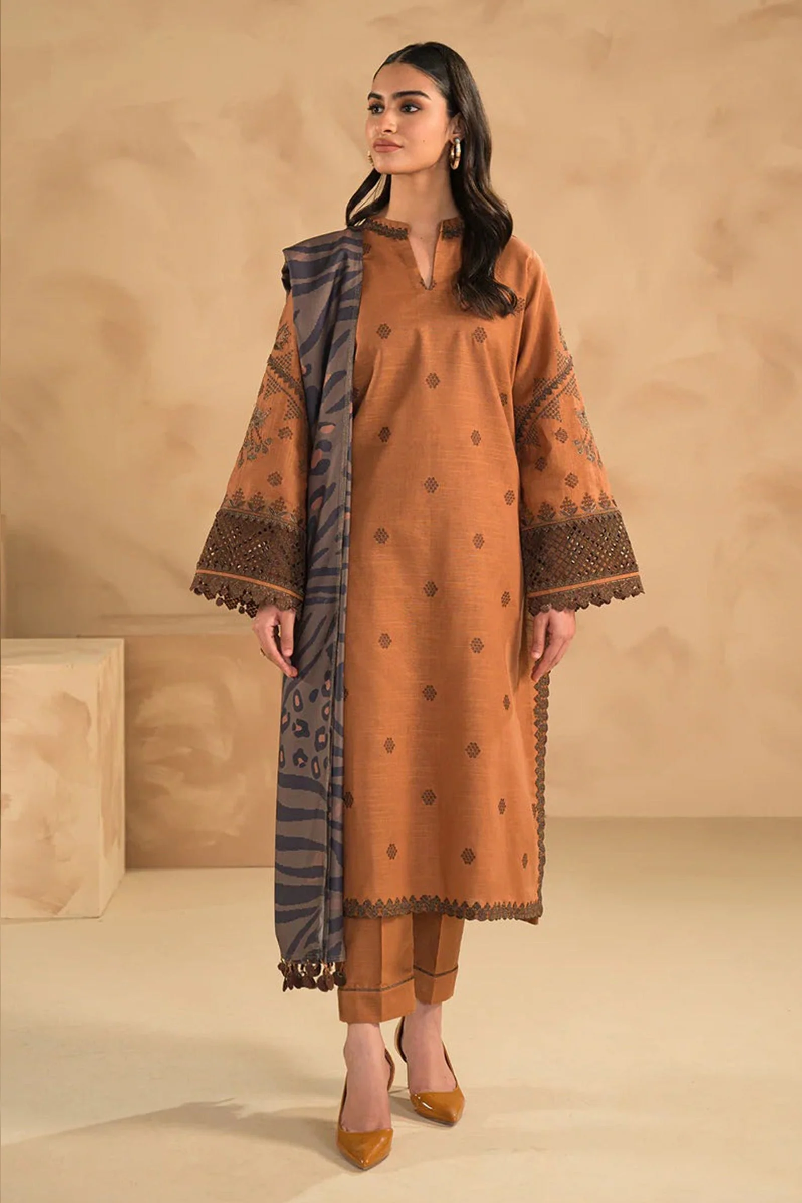 Winter Dhannak Embroidered Dress Printed Shawll 3 Piece WC631 - Image 2